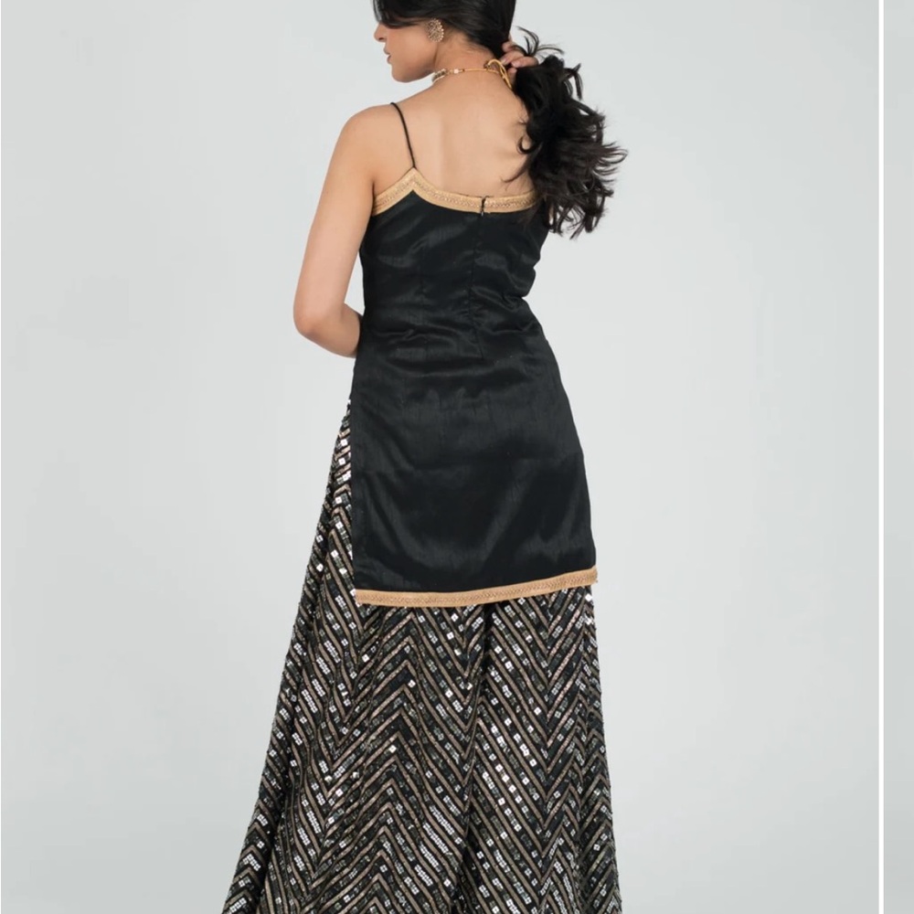 Shaher Suit